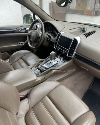 Porsche Cayenne cena 95000 przebieg: 311000, rok produkcji 2010 z Warszawa małe 106